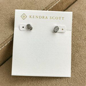 Emilie / Stud Earrings Silver Platinum Drusy NEW